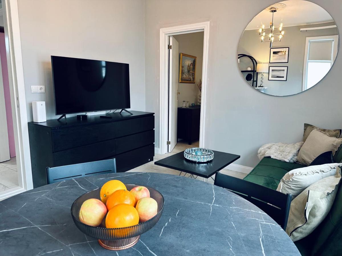 Castle Inn Apartments - Downtown 케플라비크 외부 사진