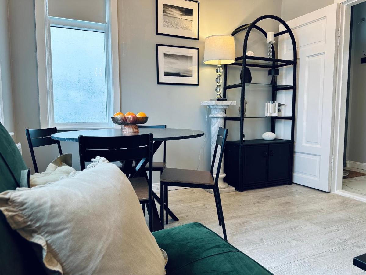 Castle Inn Apartments - Downtown 케플라비크 외부 사진
